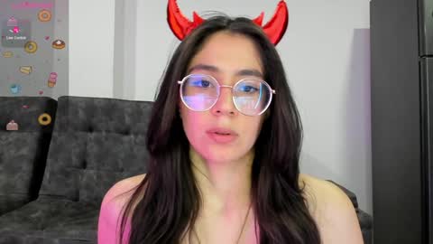Snapshot of emma_sandovaal chatting on February 1, 2:58 am Emma online show from February 1, 2:58 am