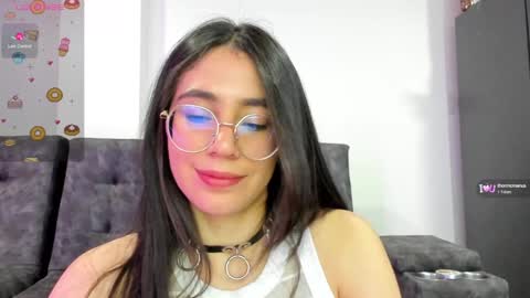 Snapshot of emma_sandovaal chatting on January 12, 12:18 am Emma online show from January 12, 12:18 am