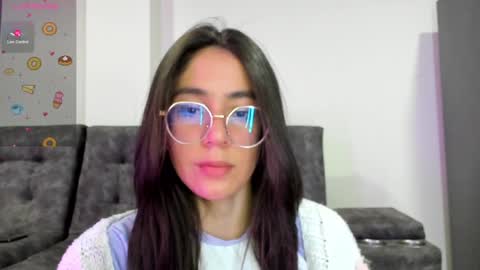Snapshot of emma_sandovaal chatting on January 16, 11:59 pm Emma online show from January 16, 11:59 pm