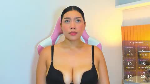   online show from November 30, 12:20 pm