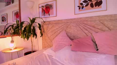           online show from June 25, 11:45 am