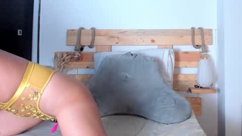 valentina online show from November 25, 5:42 am