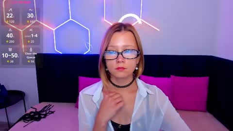 Emma 3 online show from July 24, 2:09 am