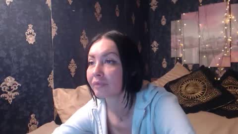 EmmaGoldX online show from October 30, 9:00 am