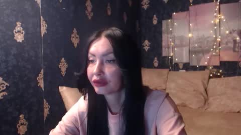 EmmaGoldX online show from November 3, 9:35 am