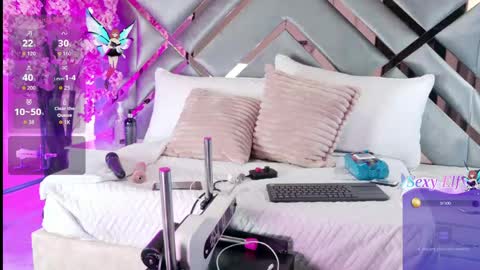 emmalove01 online show from May 1, 2:48 am