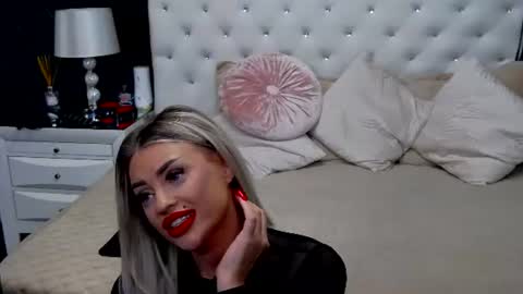 Emma Mavis online show from June 19, 9:24 am