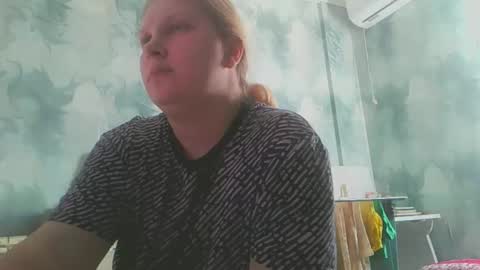 Snapshot of emmamelody944534 chatting on September 30, 9:37 am emmamelody online show from September 30, 9:37 am