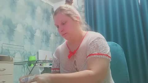 Snapshot of emmamelody944534 chatting on October 5, 12:37 am emmamelody online show from October 5, 12:37 am