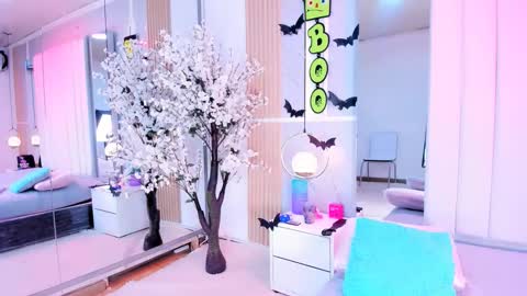 emmawilliams_2 online show from October 7, 7:57 am