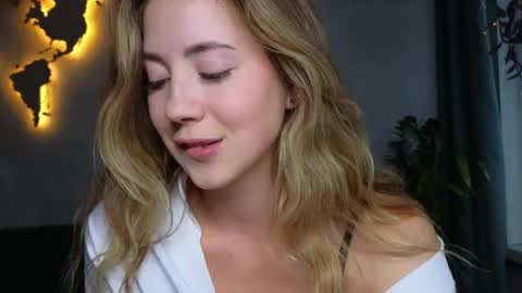 Miss Emmi online show from May 3, 4:43 pm