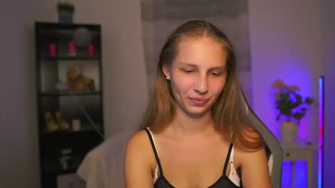 Emmie online show from June 17, 7:04 pm