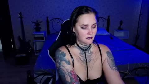 Emmy Bright     50  online show from August 7, 3:13 am