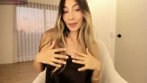 emyconneer online show from May 7, 11:08 pm