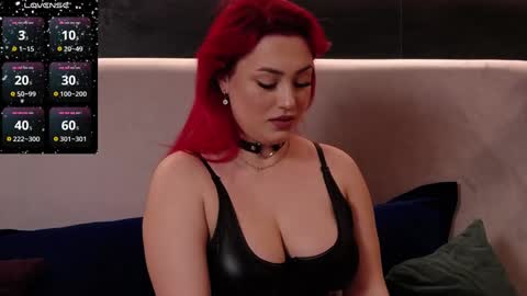Snapshot of emyhilton_ chatting on January 6, 5:52 am Emy online show from January 6, 5:52 am