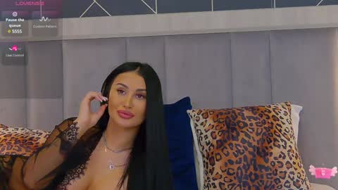 Snapshot of emylaveau chatting on January 28, 6:16 am Emy online show from January 28, 6:16 am