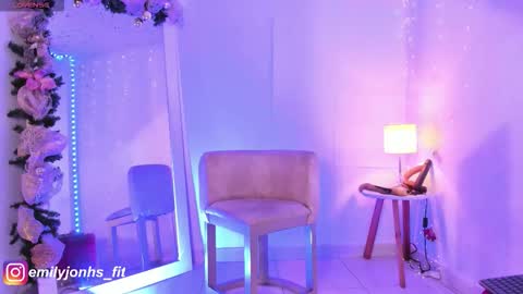 EMYLY  online show from November 29, 11:20 pm