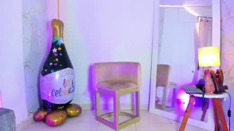 EMYLY  online show from June 13, 8:39 pm