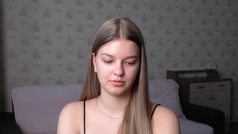 EmySway online show from October 26, 6:53 am