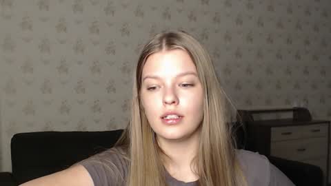 EmySway online show from December 12, 4:21 pm