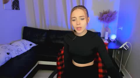 enchanted_bella online show from January 13, 1:59 pm