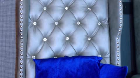 Snapshot of enchantressqueen chatting on September 14, 4:05 pm EnchantressQueen online show from September 14, 4:05 pm