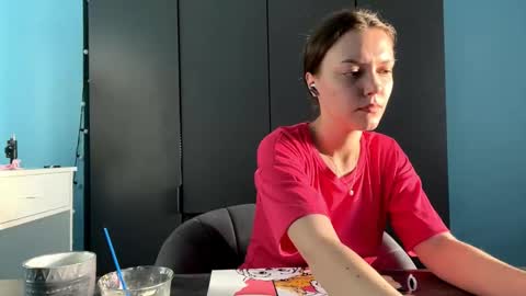 Lily online show from February 5, 8:17 am