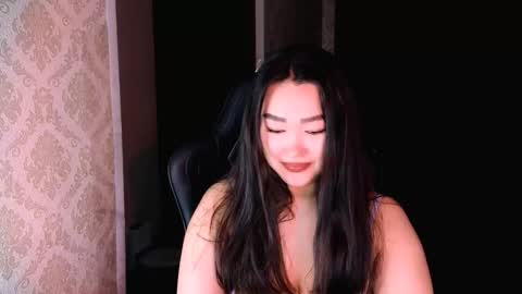 Snapshot of erica_wayne chatting on October 31, 11:25 am Erica Wayne online show from October 31, 11:25 am