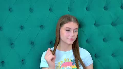 EricaFoxes online show from July 7, 7:23 am