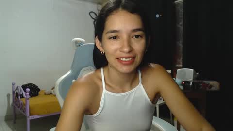 Snapshot of erina_1 chatting on February 3, 1:41 am erina_1 online show from February 3, 1:41 am