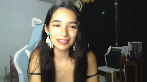Snapshot of erina_1 chatting on December 14, 4:23 am erina_1 online show from December 14, 4:23 am