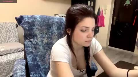 Elizabeth online show from March 18, 4:56 pm