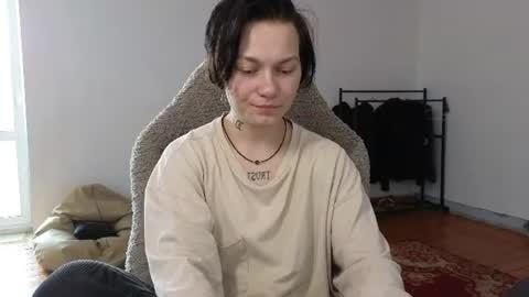 esajukyy online show from July 7, 6:47 am