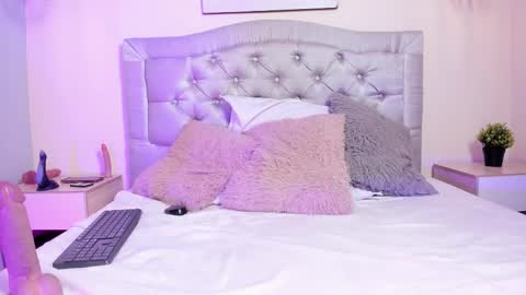 Escarlet online show from November 21, 2:08 pm