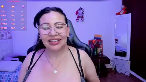 esme online show from July 21, 8:42 pm