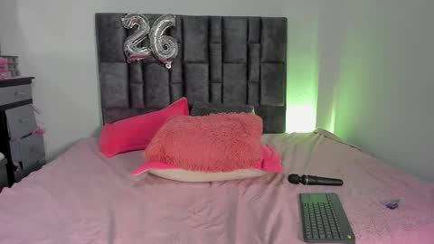 Perla online show from February 22, 8:59 am