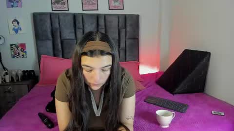 Perla online show from August 3, 7:45 am
