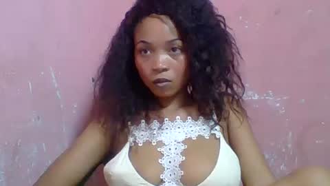 Snapshot of estelah20 chatting on October 9, 11:58 am estelah20 online show from October 9, 11:58 am