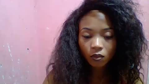 Snapshot of estelah20 chatting on September 19, 10:25 am estelah20 online show from September 19, 10:25 am