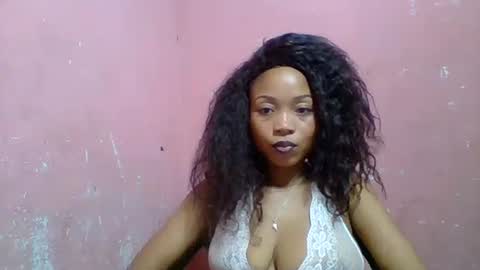 Snapshot of estelah20 chatting on September 16, 10:23 am estelah20 online show from September 16, 10:23 am