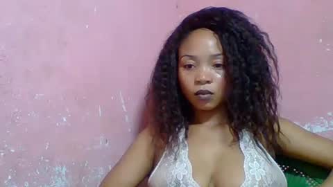 Snapshot of estelah20 chatting on October 13, 12:19 pm estelah20 online show from October 13, 12:19 pm