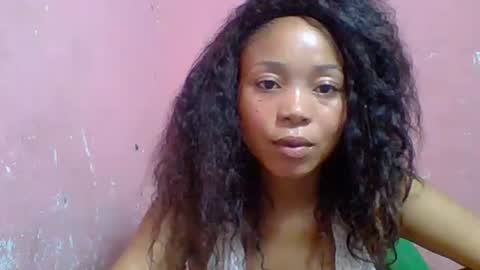 Snapshot of estelah20 chatting on October 16, 12:52 pm estelah20 online show from October 16, 12:52 pm