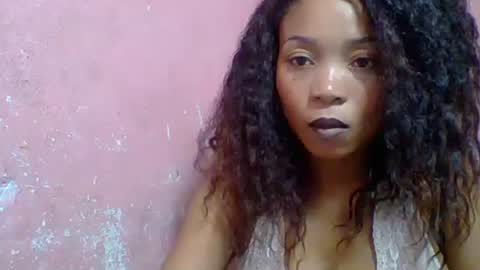 Snapshot of estelah20 chatting on October 12, 12:18 pm estelah20 online show from October 12, 12:18 pm