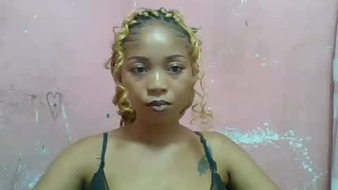 estelah20 online show from January 8, 9:35 am