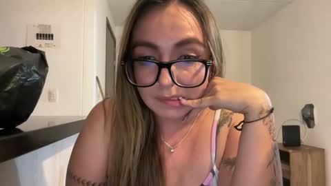 estrellita1990 online show from March 19, 3:55 am