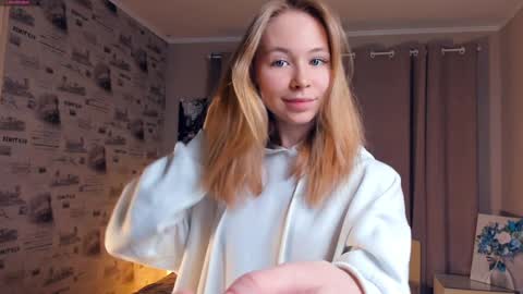 Snapshot of eugeniabrainard chatting on January 10, 7:04 am Eugenia online show from January 10, 7:04 am