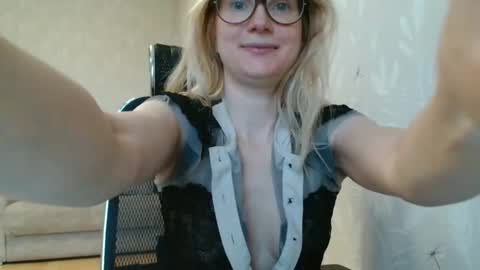 eva2323 online show from January 10, 7:57 am