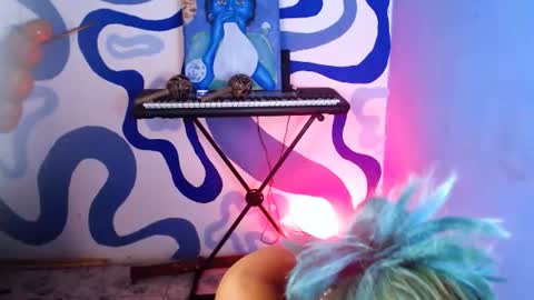 Iris Smile  independent model online show from July 10, 4:40 pm