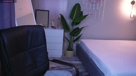 Snapshot of eva_conors_ chatting on February 7, 1:15 am Eva online show from February 7, 1:15 am
