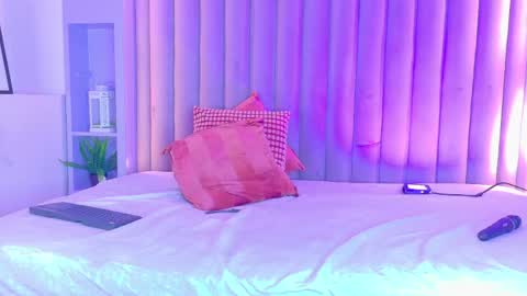 EVA DAEMON  online show from June 6, 12:11 pm